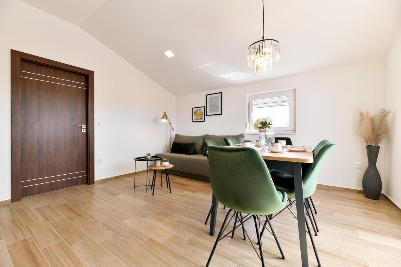Modern Holiday Apartment "Libra" With Swimming Pool Posedarje Eksteriør billede