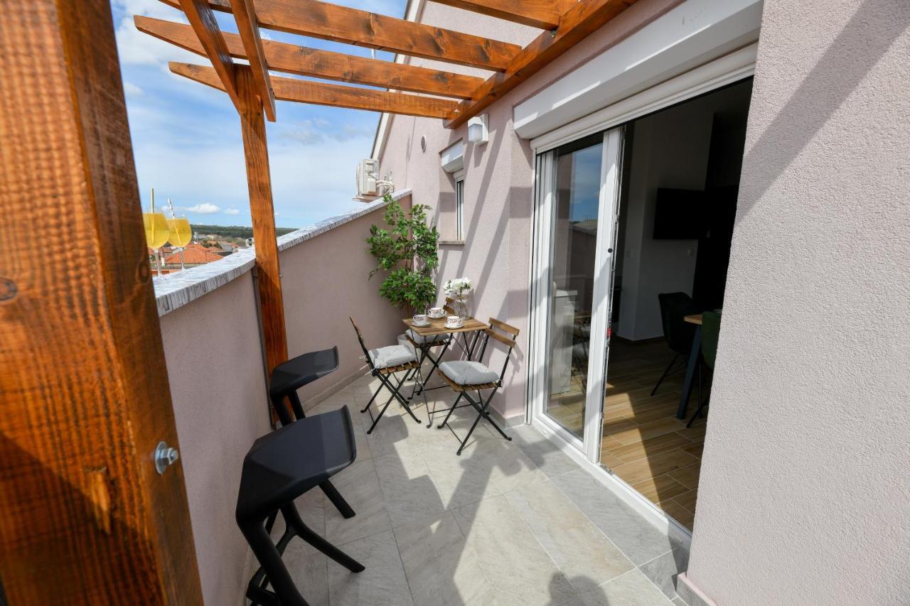 Modern Holiday Apartment "Libra" With Swimming Pool Posedarje Eksteriør billede