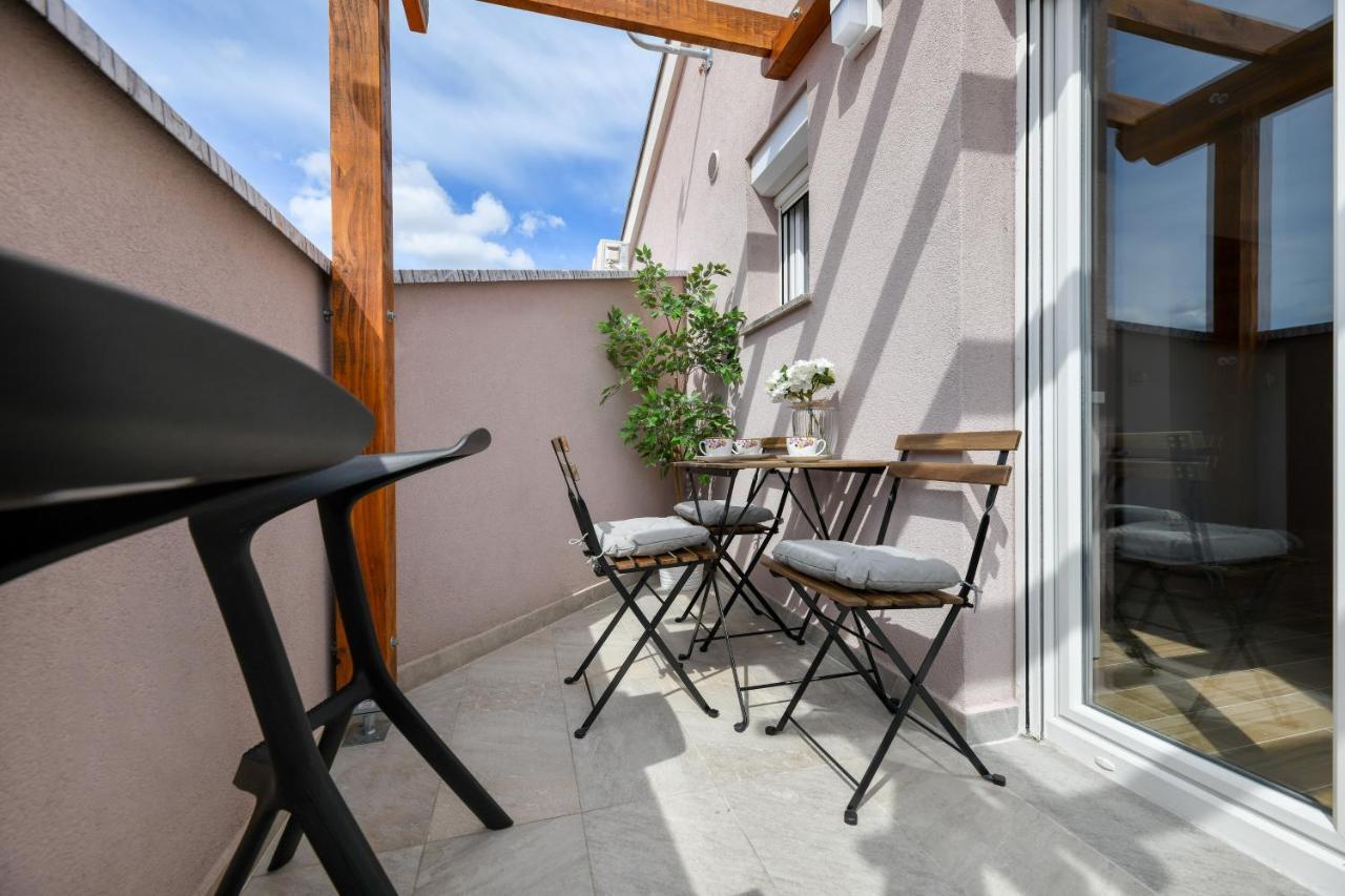 Modern Holiday Apartment "Libra" With Swimming Pool Posedarje Eksteriør billede