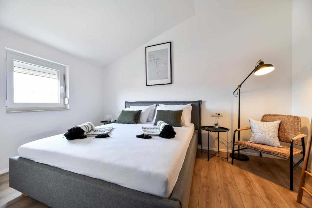 Modern Holiday Apartment "Libra" With Swimming Pool Posedarje Eksteriør billede