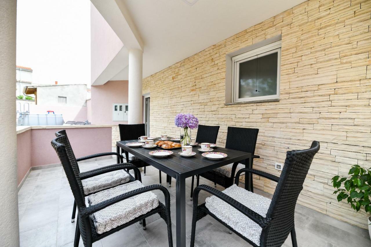 Modern Holiday Apartment "Libra" With Swimming Pool Posedarje Eksteriør billede